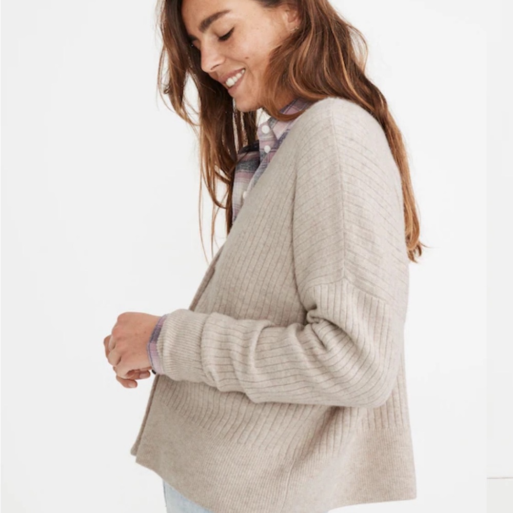 Madewell Women's V-Neck Sweater in Soft Cream - Picture 3 of 7